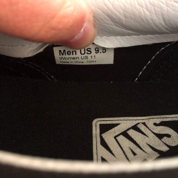 Star Wars Vans RARE Size 9.5M / 11W - Picture 3 of 8